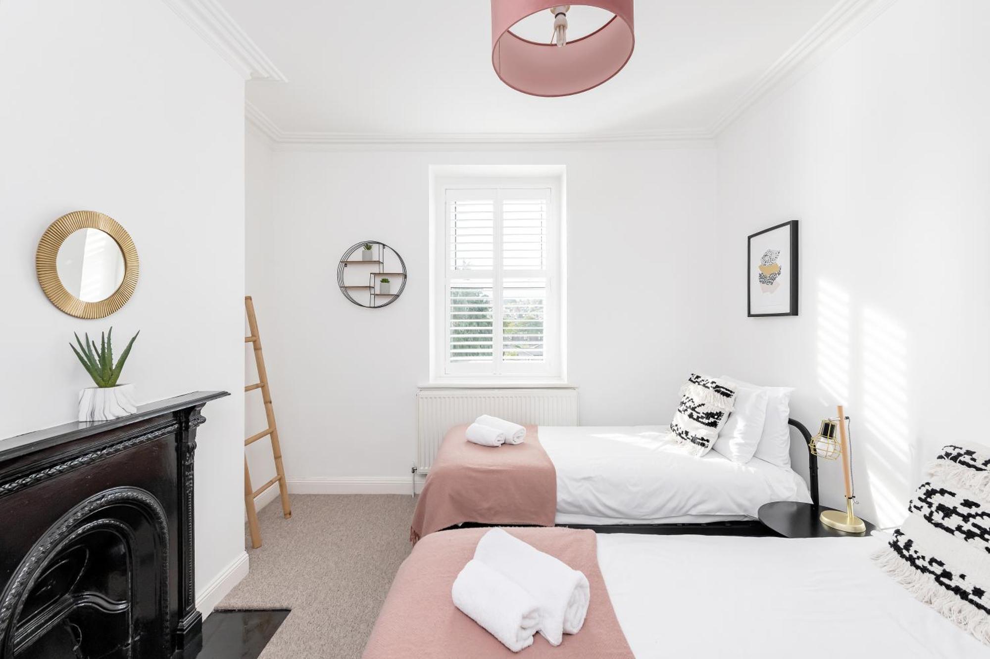 Modern & Spacious 2 Bedroom Maisonette Bath Esterno foto
